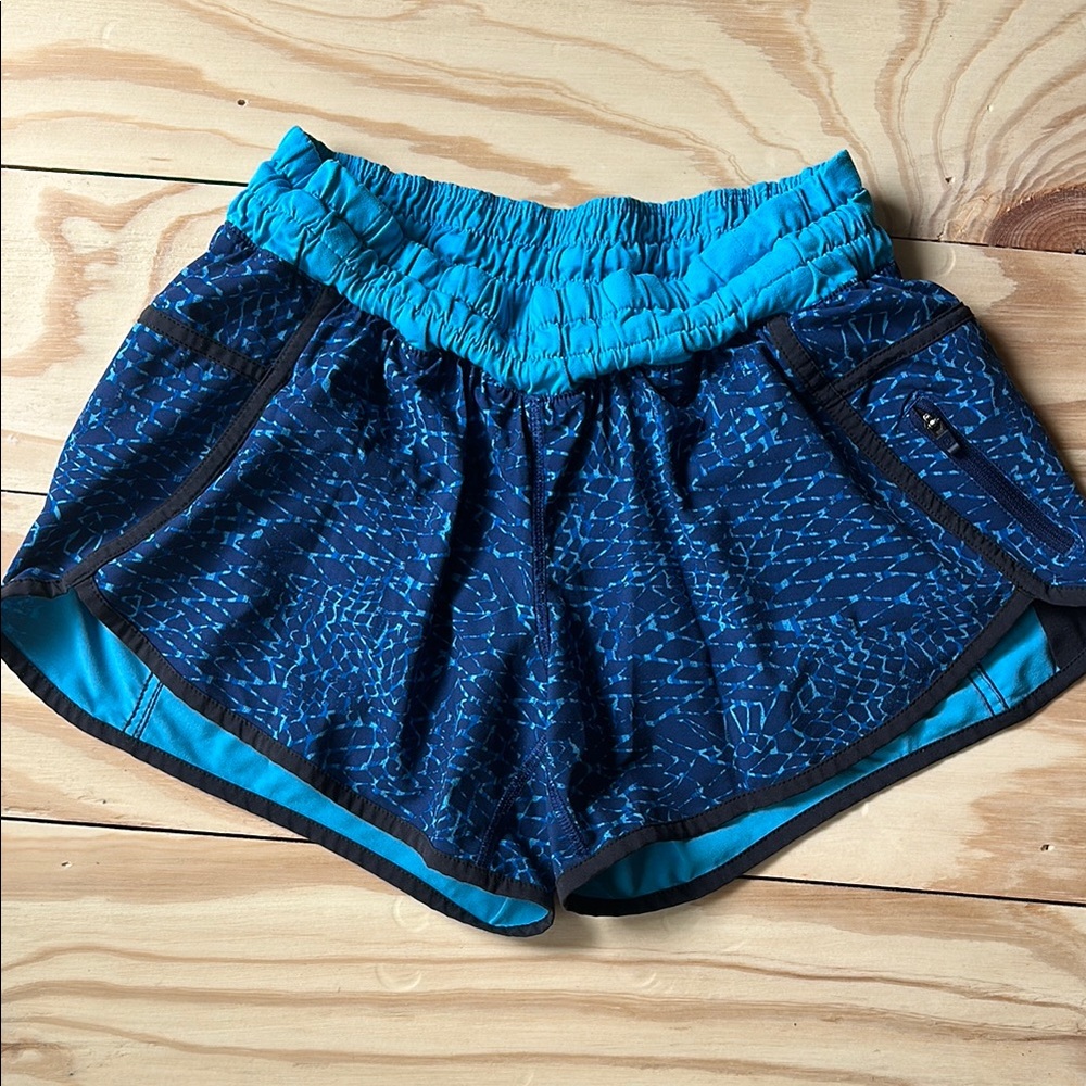 Lulu lemon Blue Patterned Women's Shorts